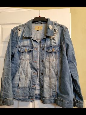 Red Star Light Wash Distressed Denim Jacket - Blue